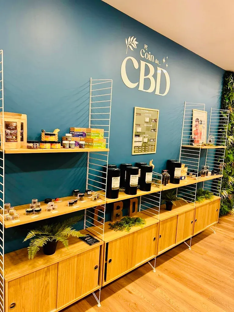 Corner CBD de la boutique HappeSmoke Marseille - Les Caillols